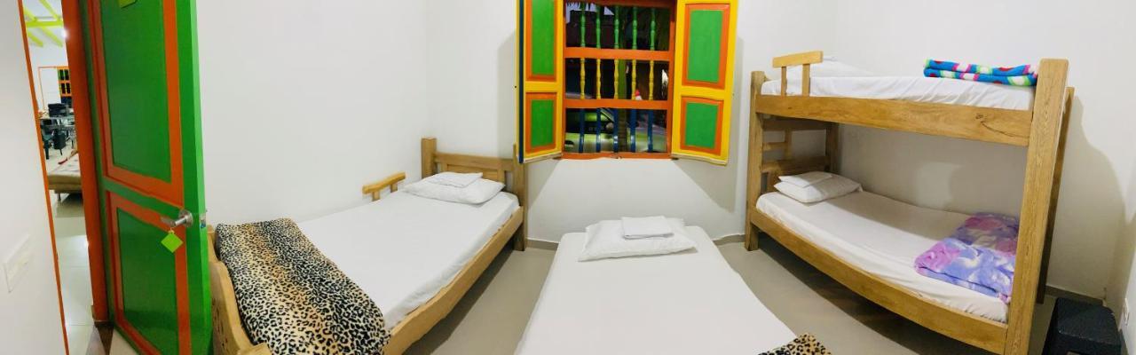 Casa Hostal Las Palmeras Guatape Exterior photo
