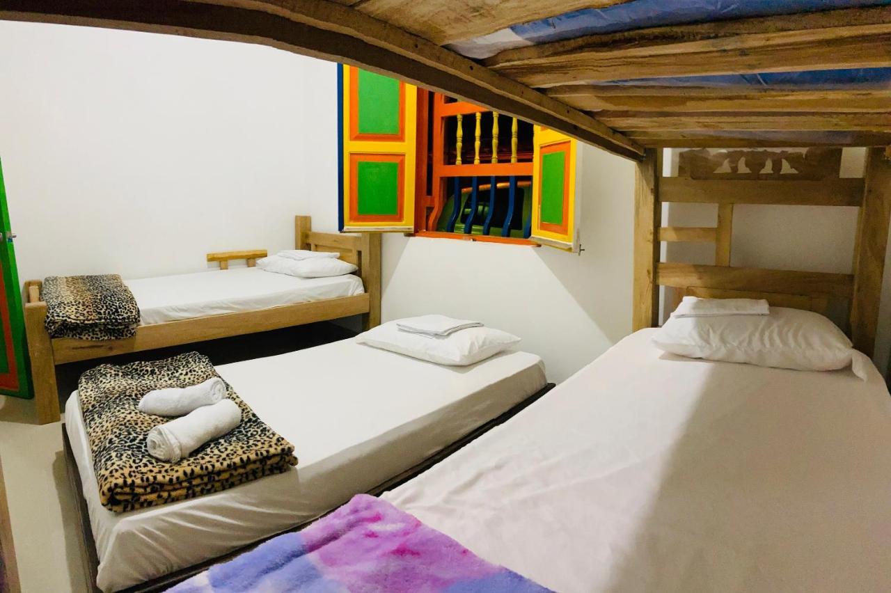 Casa Hostal Las Palmeras Guatape Exterior photo